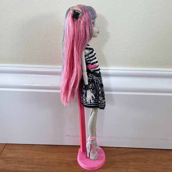 Monster High Rochelle Goyle Doll - Picture 7 of 7